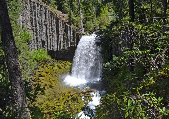 oregons road of waterfalls