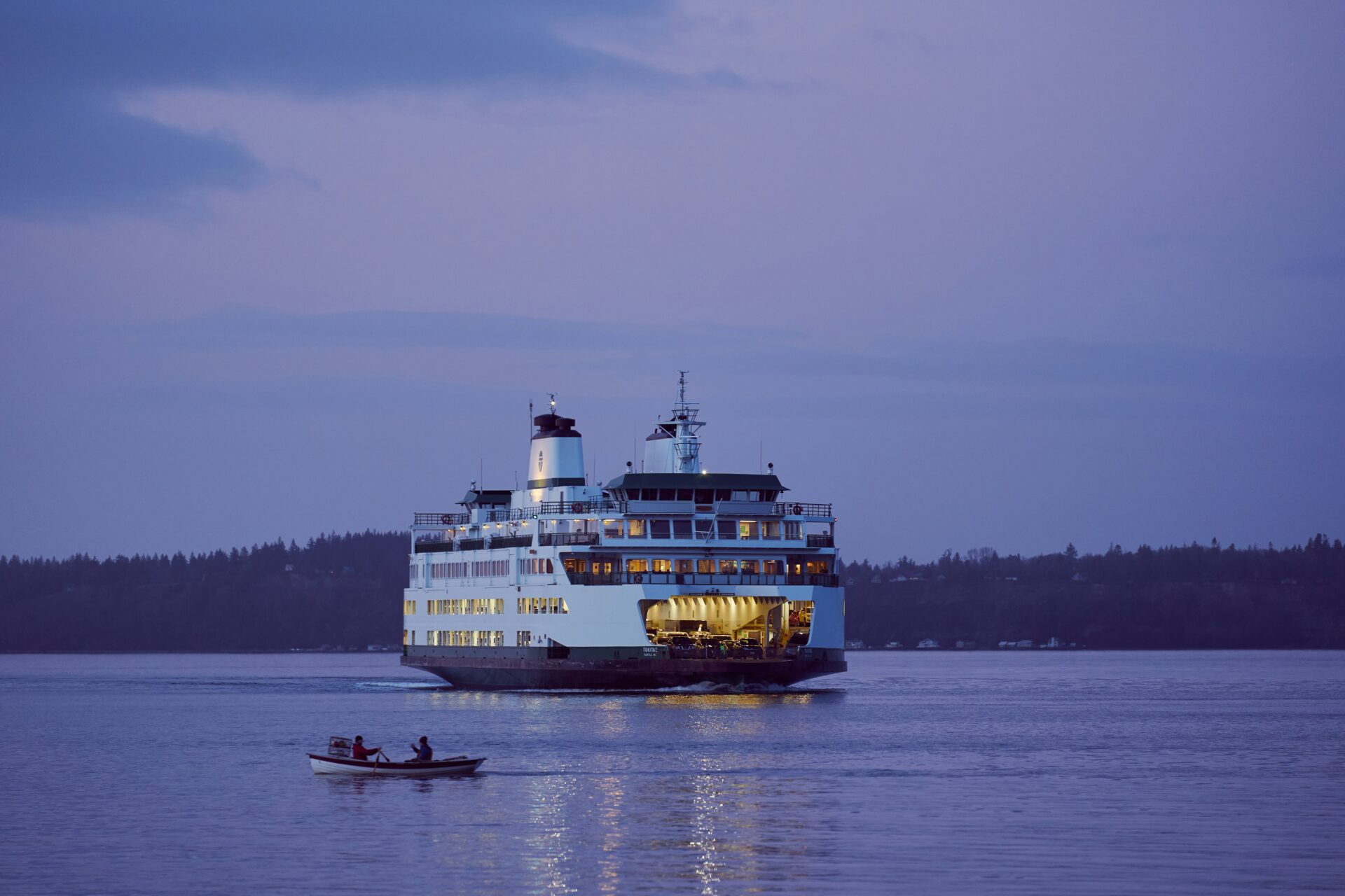 A Washington State ferry from Edmonds to Kingston at sunset.